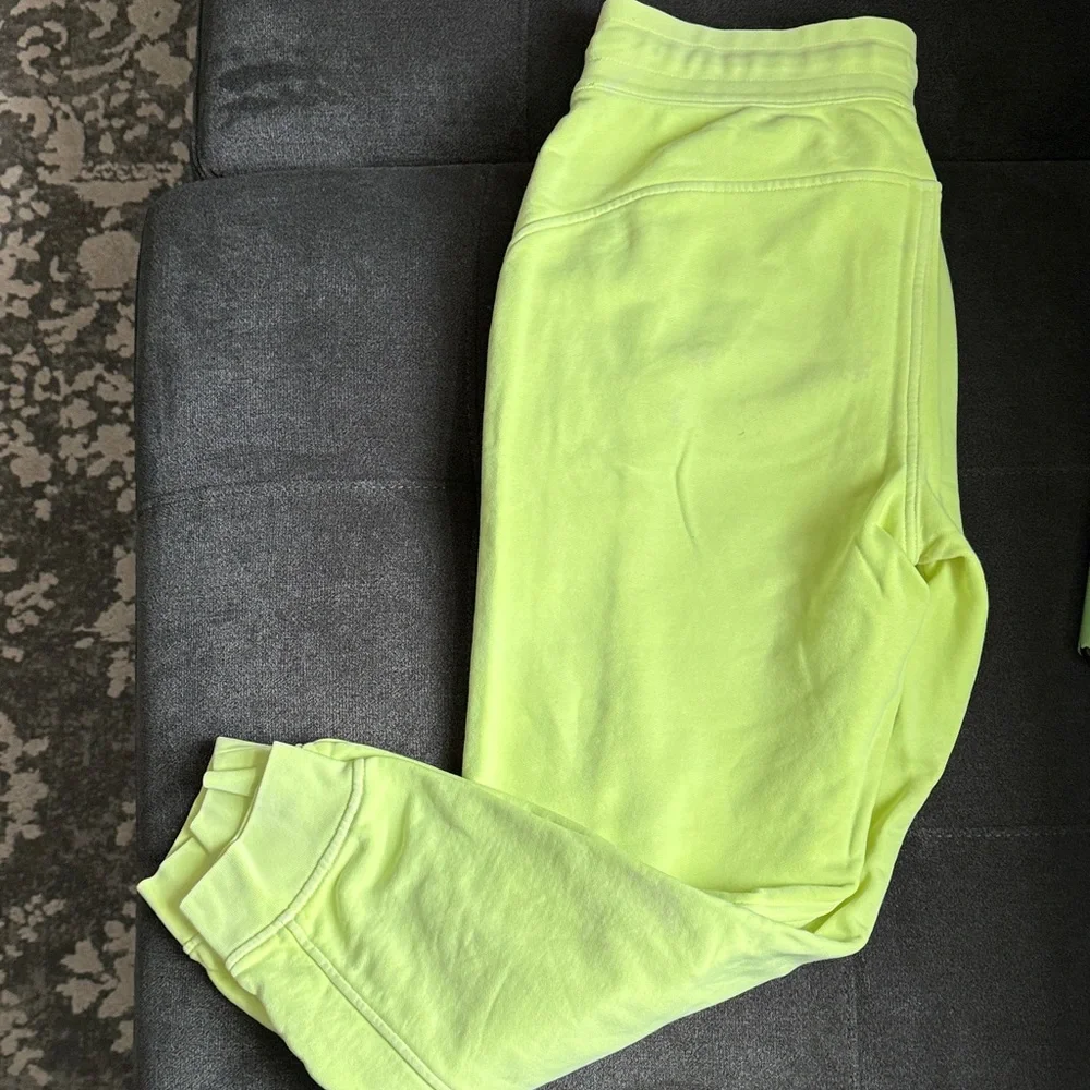 Lululemon Scuba diving Yellow Women's Jogger Pants yellow - Picture 8 of 16